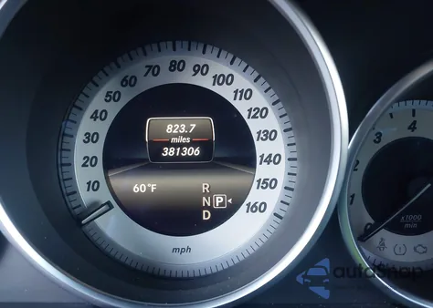 2015 Mercedes-Benz E 350 z USA, uszkodzony, nr VIN WDDHF5KB3FB111707